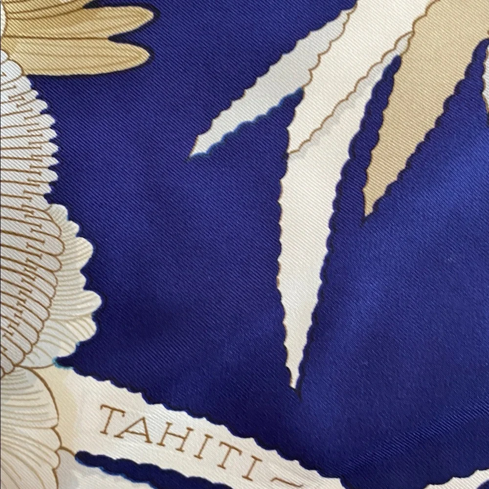 Hermes 34” square silk in bright navy and whites - Picture 3 of 5